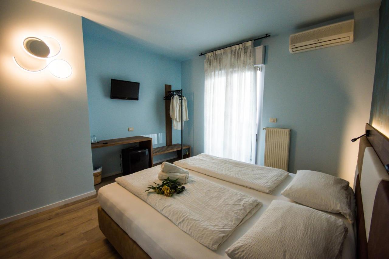 Hotel Eden Torri Del Benaco Eksteriør billede